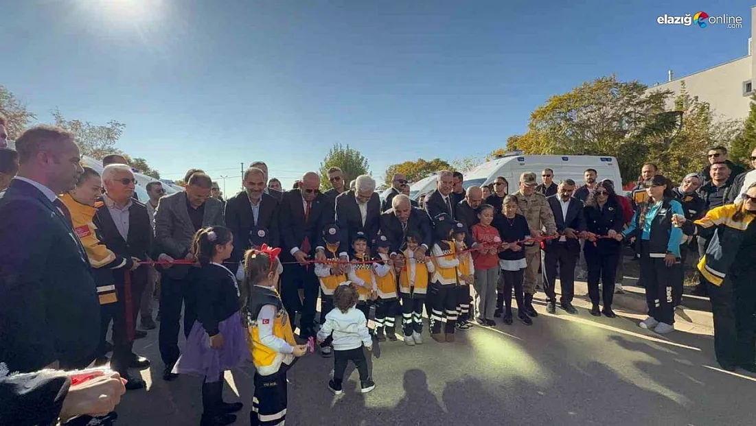 Diyarbakır'da 15 ambulans ve çok sayıda sağlık kuruluşu törenle hizmete alındı