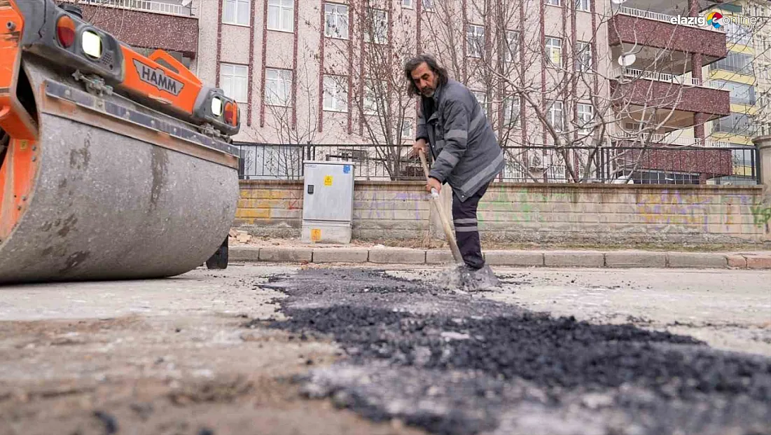 Elazığ'da yollar yenileniyor: Ekipler çukurları kapatıyor!