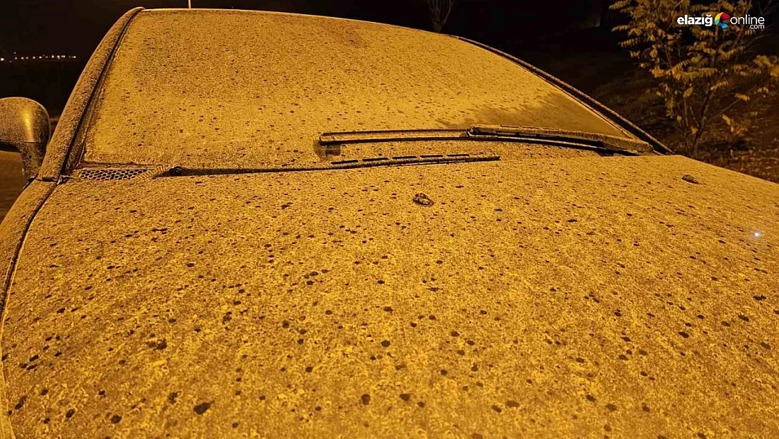 Gece Saatlerinde Elazığ Çamurla Kaplandı: Araç Sahipleri Zorlandı