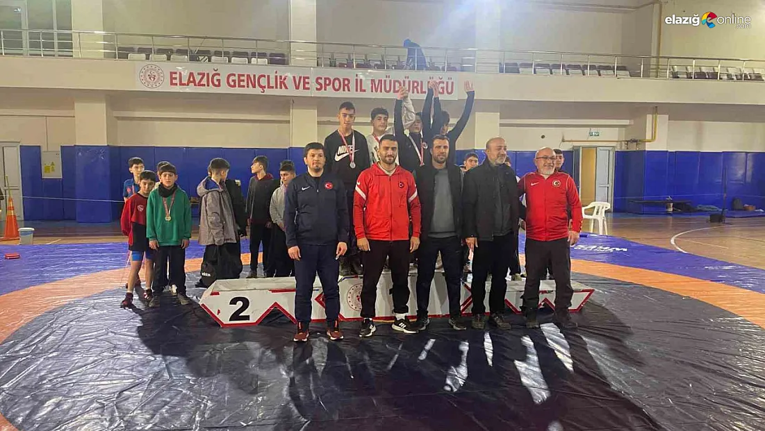 Kovancılar'dan şampiyonluk çıkartması: Minderde 17 madalyalık destan