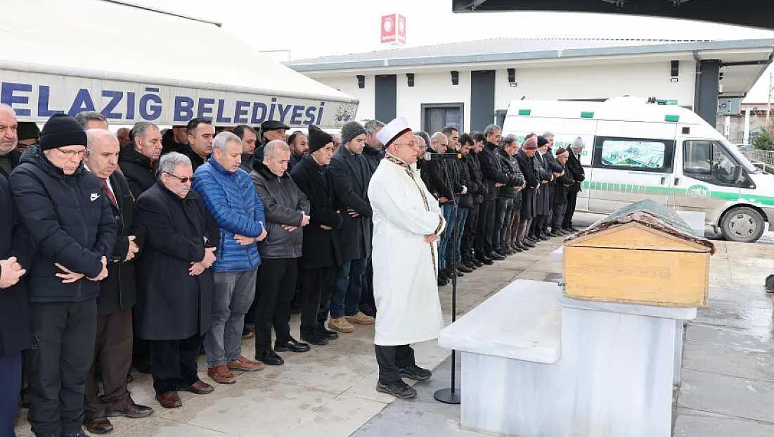 Elazığspor’un eski kaptanından annesine son görev