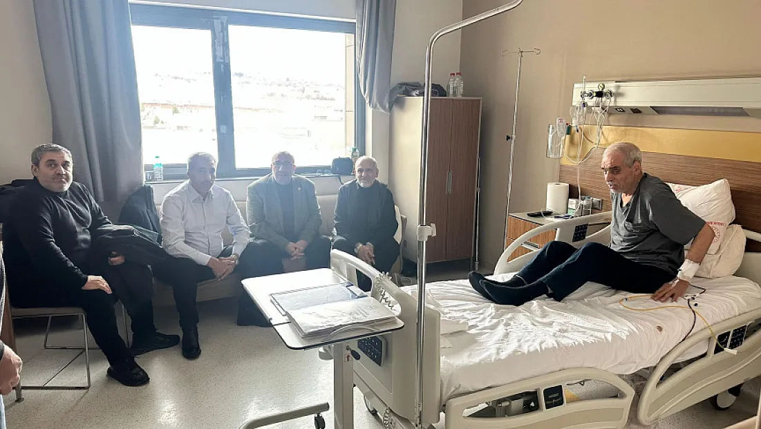 Hastane servislerini tek tek gezdi! Vekil Açıkkapı'dan Şehir Hastanesi’ne övgü!