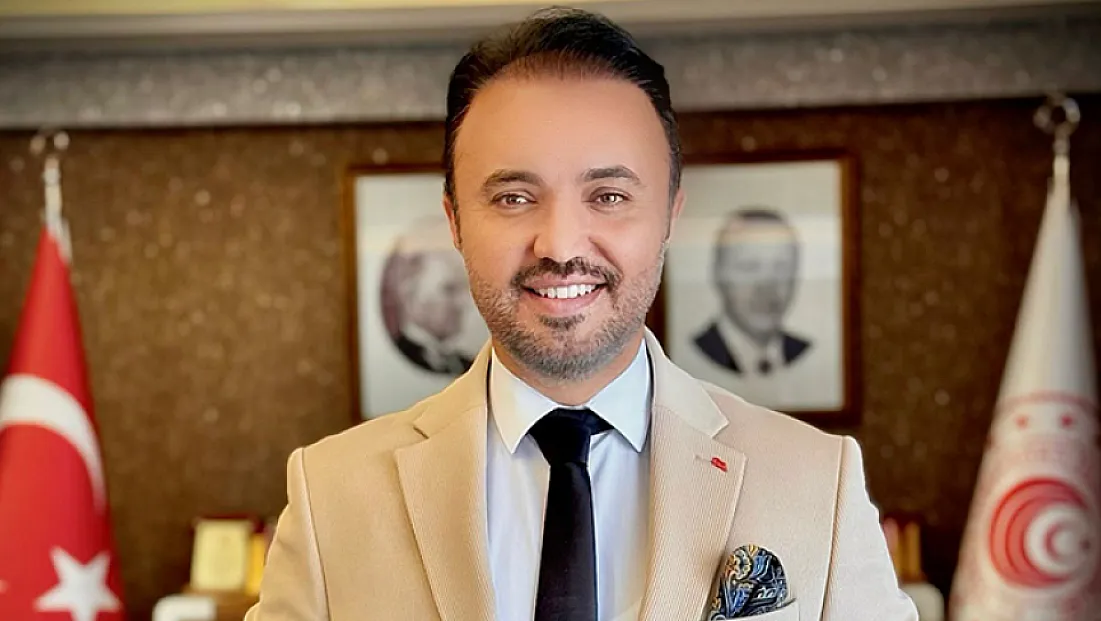 'Yılın Bürokratı' Elazığlı Kayahan Topal oldu: Tunceli’deki performansı ödül getirdi