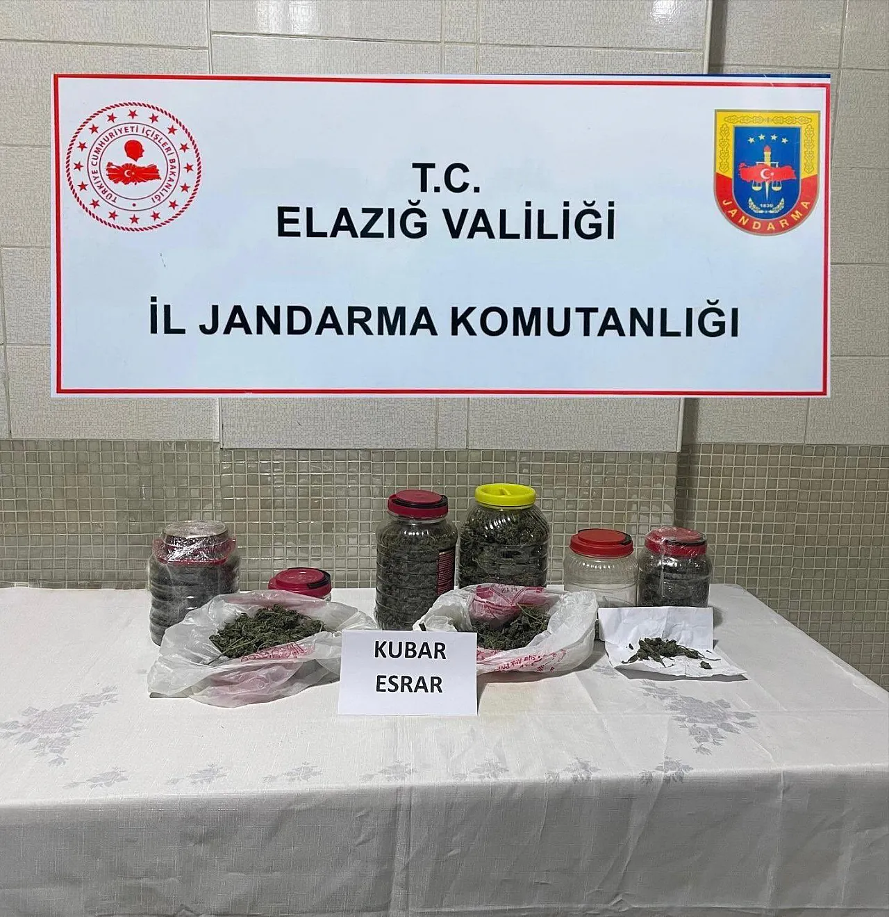 Zehir Tacirlerine Palu Engeli: Jandarma Ekipleri Köy Evini Didik Didik Aradı
