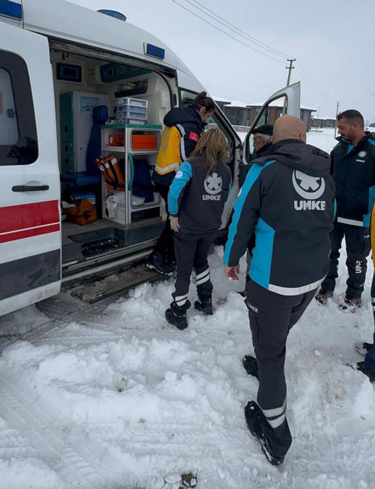Kar geçit vermedi, Elazığ UMKE engelleri aşarak yetişti