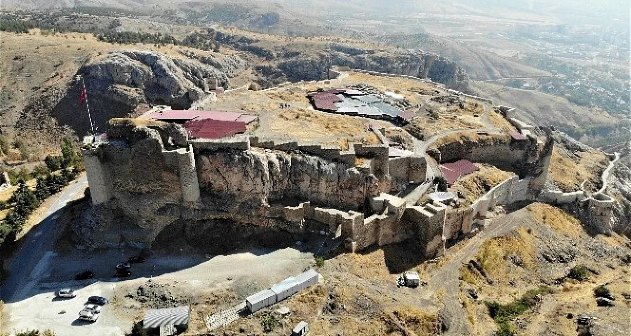 İşte Harput Kalesi'nin (Süt Kalesi) sırrı: Su yerine sütle yoğurulan harcın hikayesi