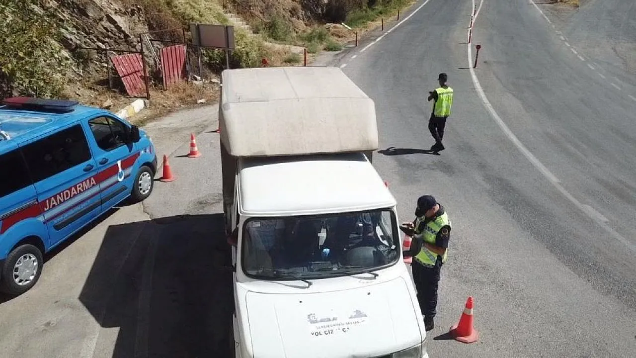 Jandarmadan radarlı ve dronlu trafik denetimi