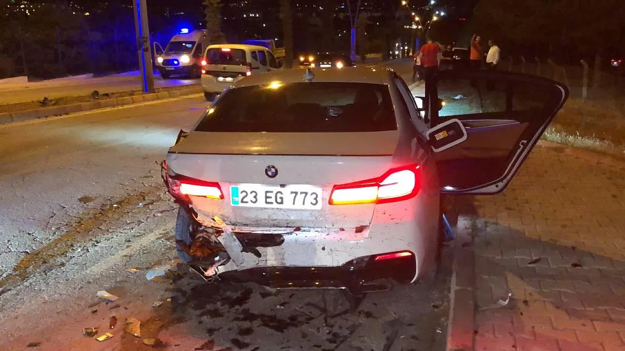 Elazığ Adnan Kahveci Bulvarı'nda kaza!