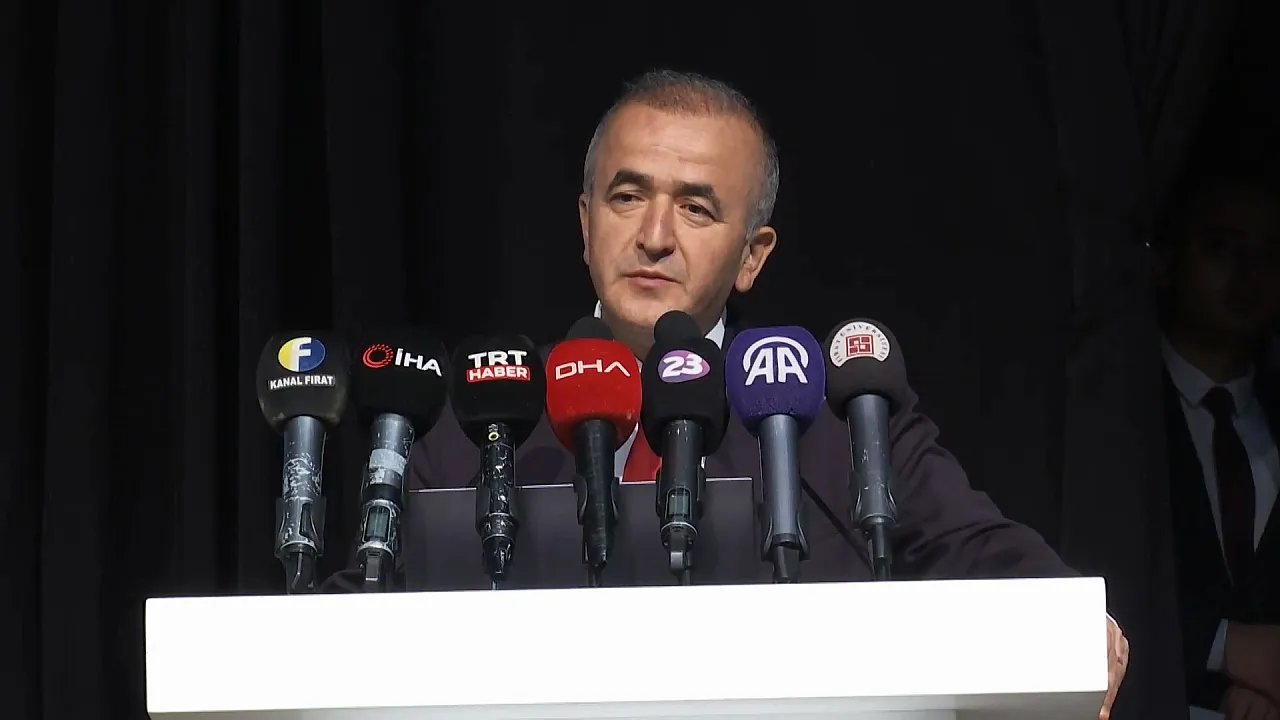 Din eğitimi Elazığ'da masaya yatırıldı: Fırat Üniversitesi'nden önemli çalıştay!