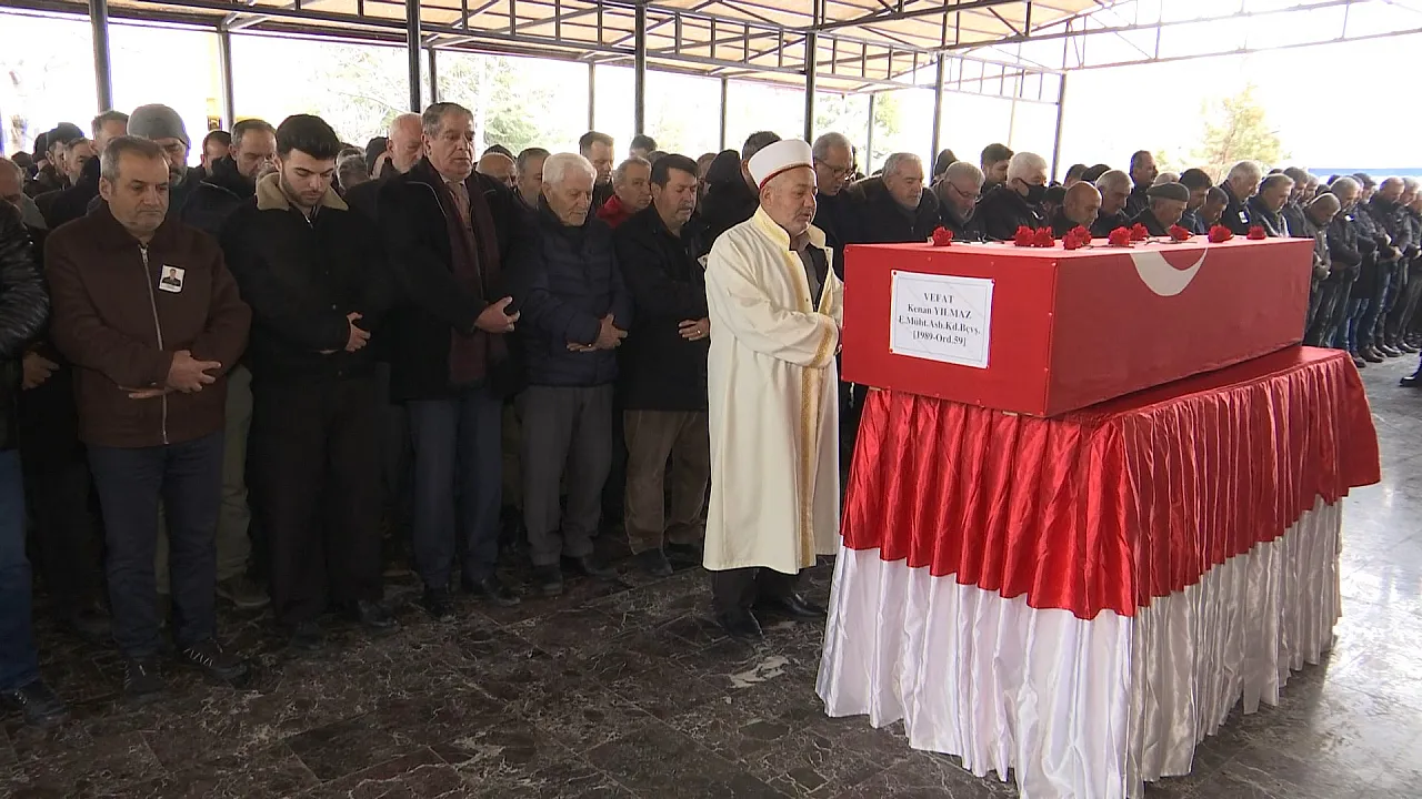 Elazığ Emekli Başçavuş Kenan Yılmaz'ı Son Yolculuğuna Uğurladı