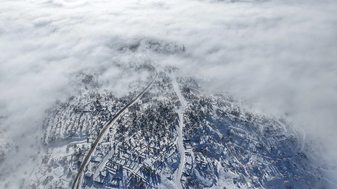 Harput'ta masalsı kış: Sis bulutları 4 bin yıllık tarihi kuşattı
