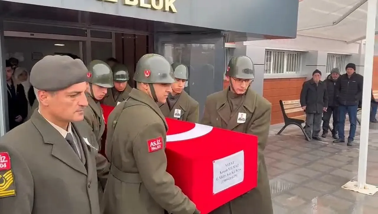 Elazığ Emekli Başçavuş Kenan Yılmaz'ı Son Yolculuğuna Uğurladı