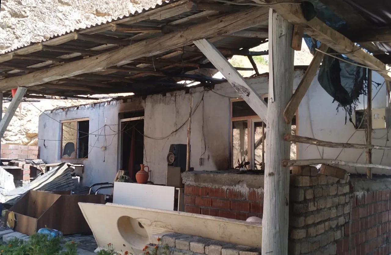 İş yerindeki buzdolabı bomba gibi patladı!