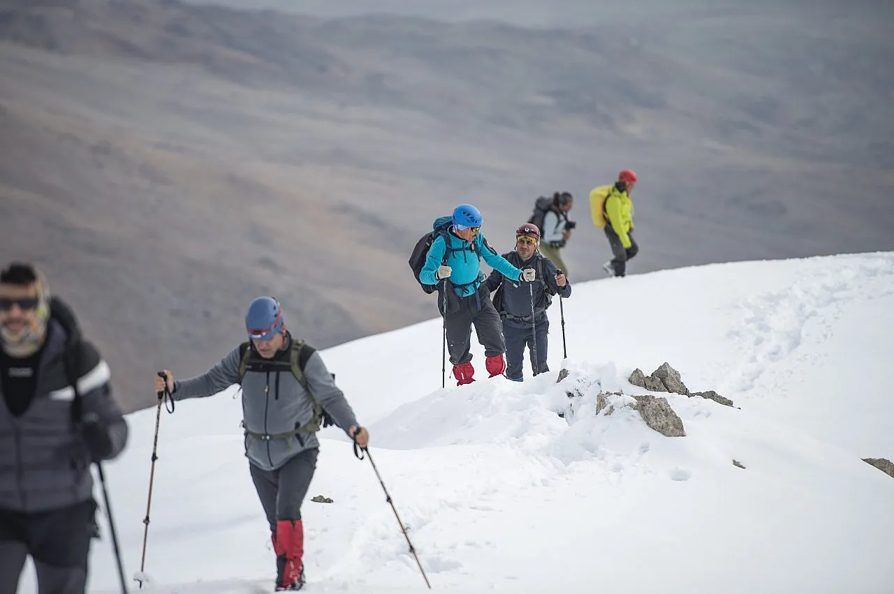 Tunceli'nin 3 bin rakımlı zirveleri, çevre illerden dağcıları ağırlamaya başladı