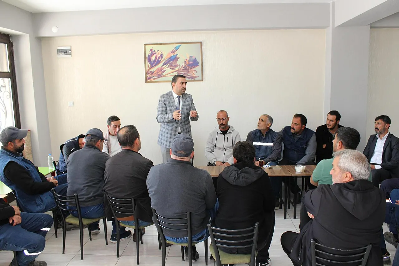 Hizmet-İş Sendikası Elazığ Şube Başkan Adayı Murat Ertürk, Emekçilerin Yanında