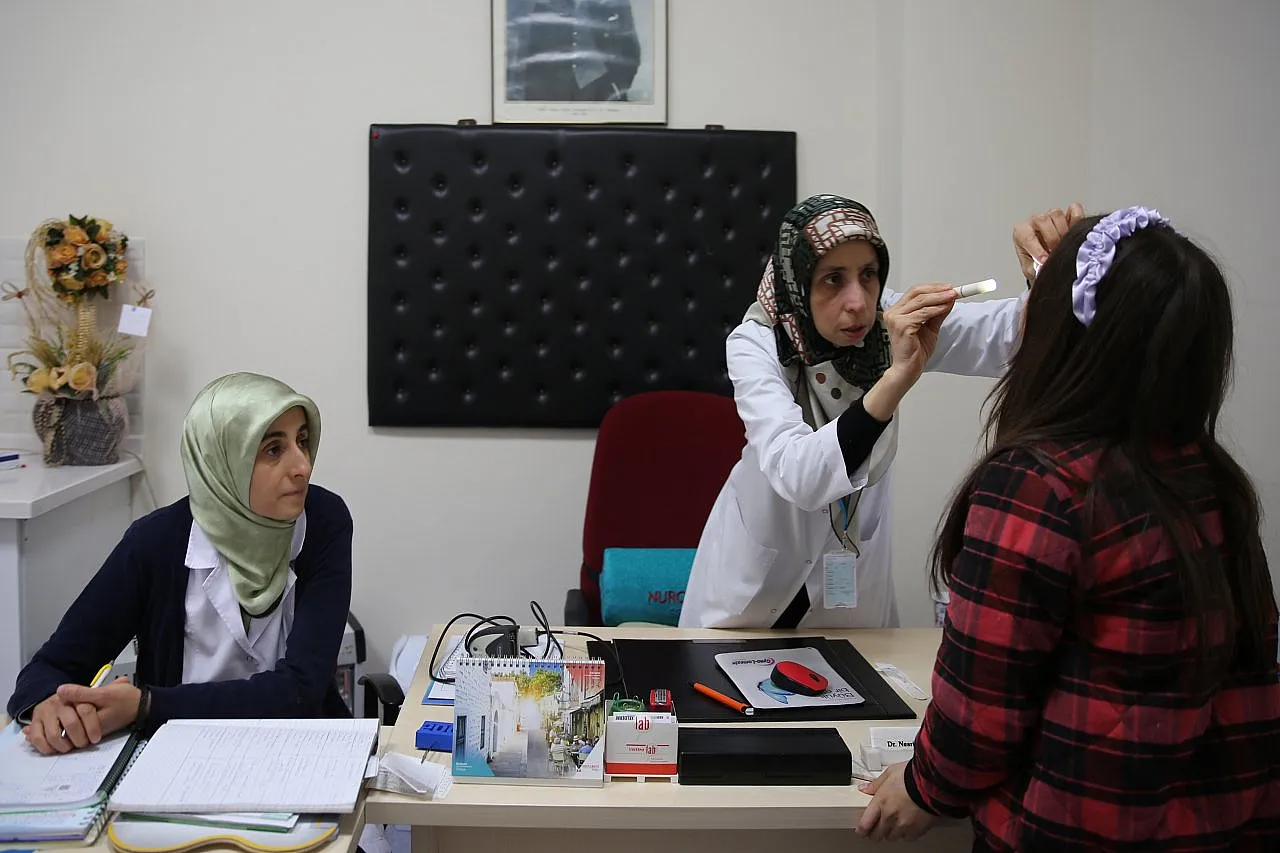 Her şey hasta dedesine yardımcı olabilmek için başladı!