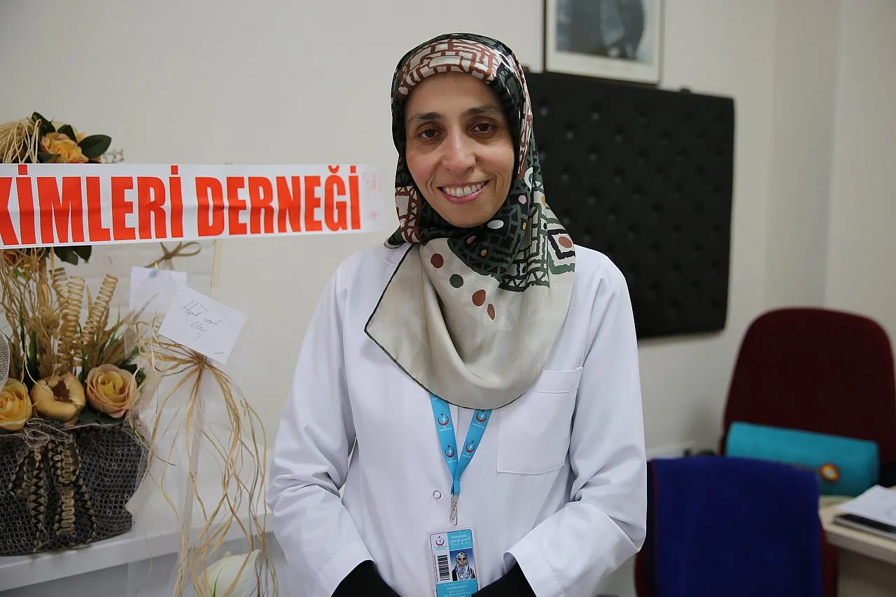 Her şey hasta dedesine yardımcı olabilmek için başladı!