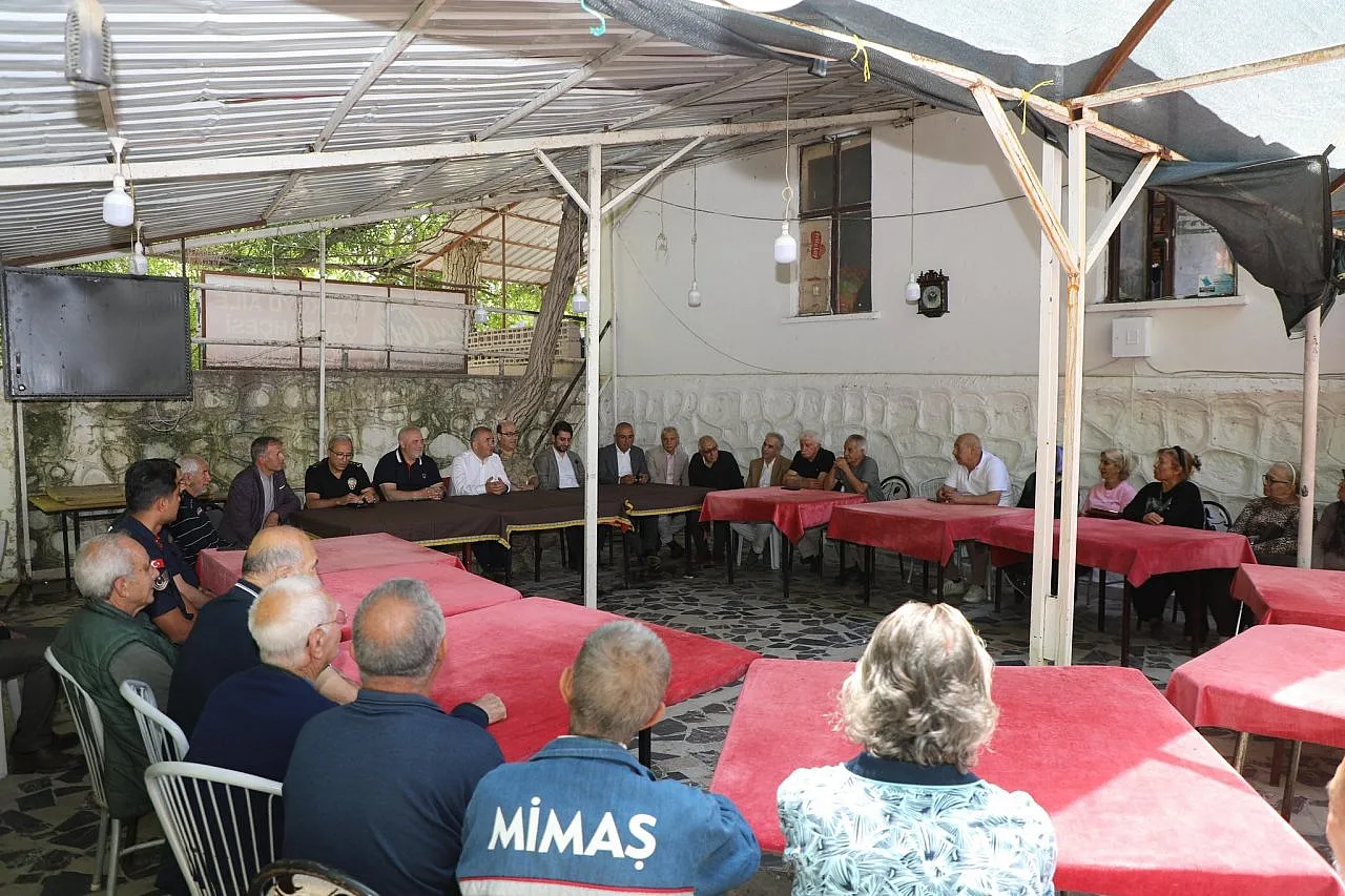 Vali Hatipoğlu'ndan Tayini Çıkan Jandarmalara Plaketli Veda, Köy Halkına Yakın İlgi!