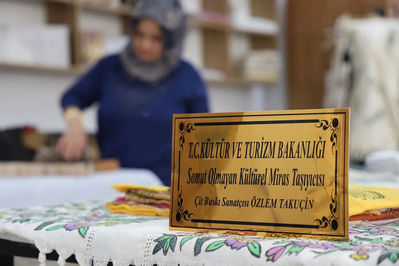 Unutulmaya yüz tutmuştu, şimdi stil oldu: Elazığ çit baskısına kadın eli değdi