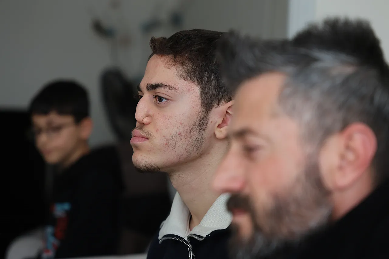 Elazığlı Ahmet Emre'nin 'biyonik' hayali: Uzuvlarını kaybetti ama azmini asla!