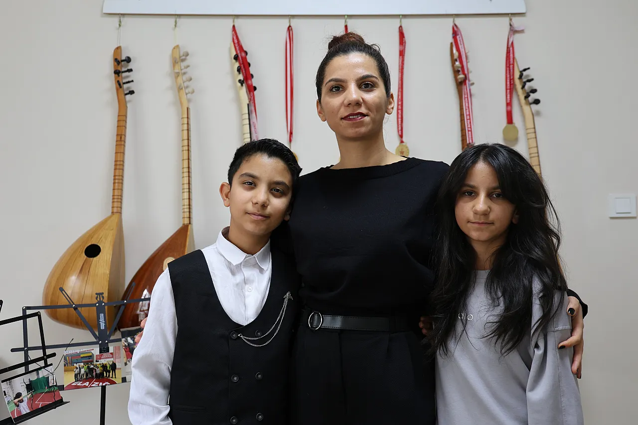 Depremle yıkıldılar, müzikle yeniden doğdular: İşte Kaplan ailesinin umut hikayesi