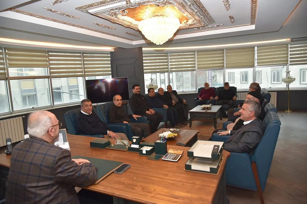 Başkan Dumandağ: 'Borsalar arasında kurulacak iş birliklerinin, ülke ekonomisine uzun vadeli katkılar sağlayacağına inanıyoruz'