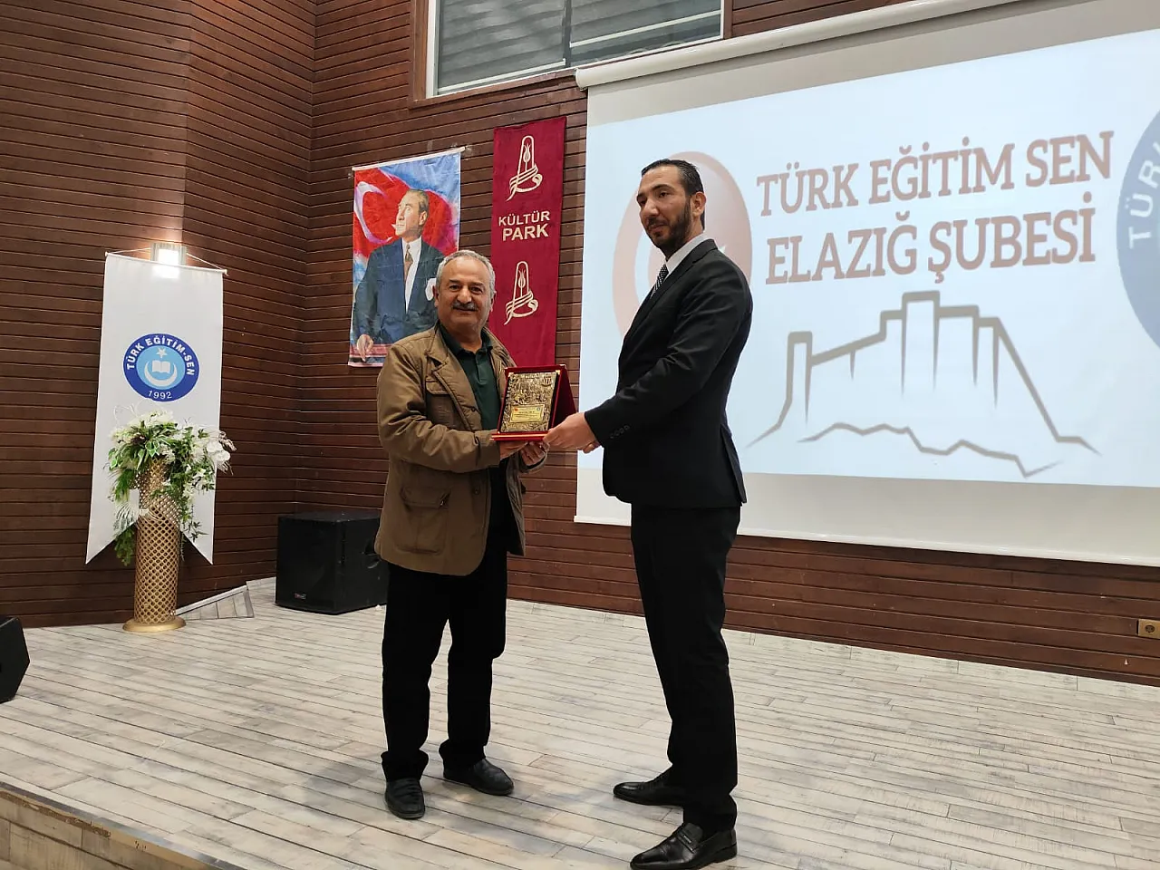 Türk Eğitim Sen Elazığ Şubesi emekli öğretmenleri unutmadı!