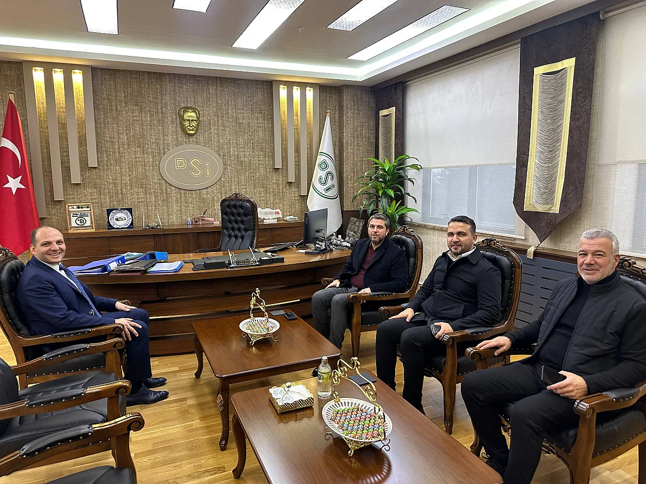 Nazırlı'dan tam saha pres: Ulukent'te vatandaşla, DSİ ve Orman'da yatırımla buluştu