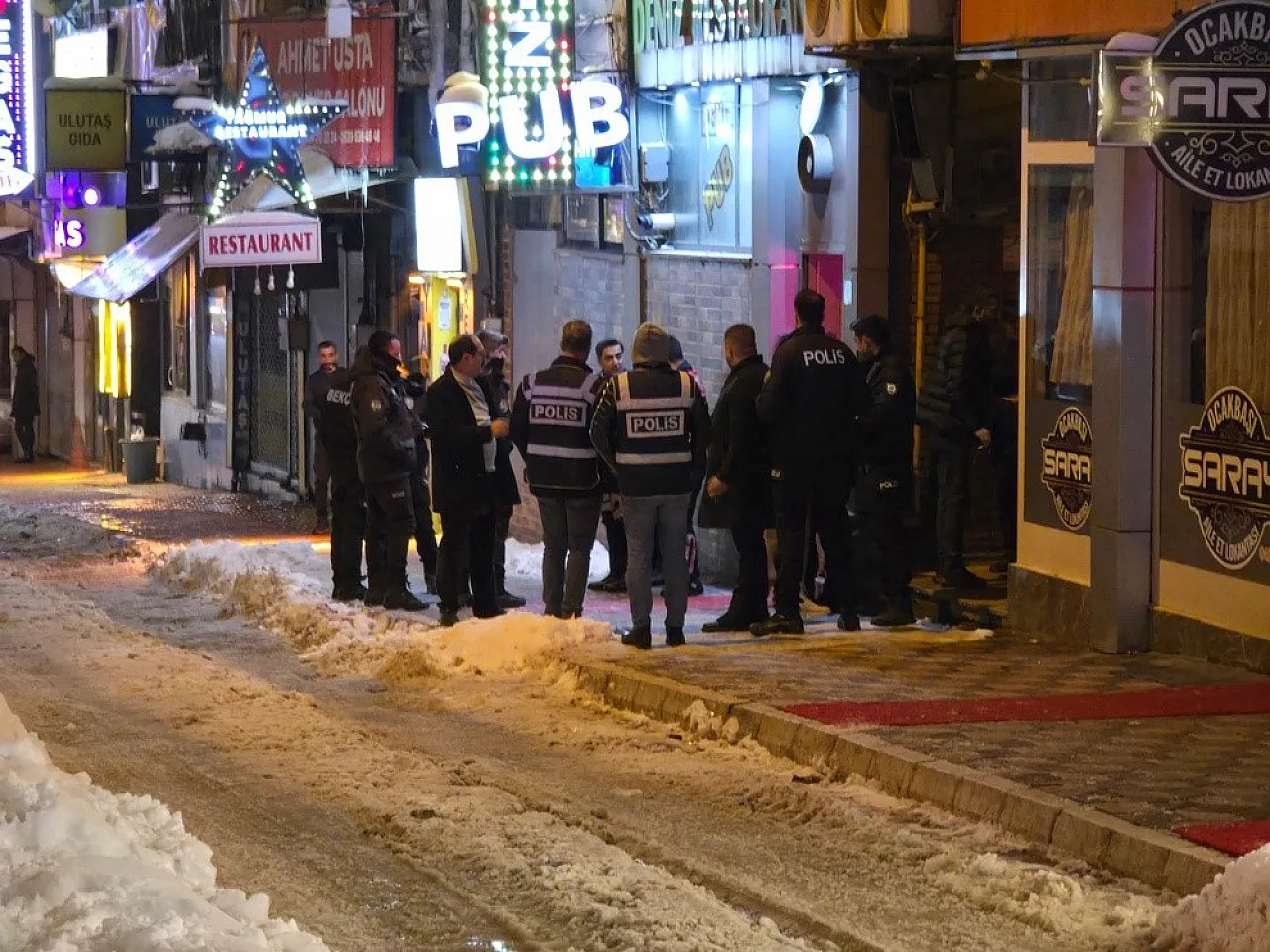 Elazığ emniyetinden gece mesaisi: Mekanlar ve araçlar tek tek kontrol edildi