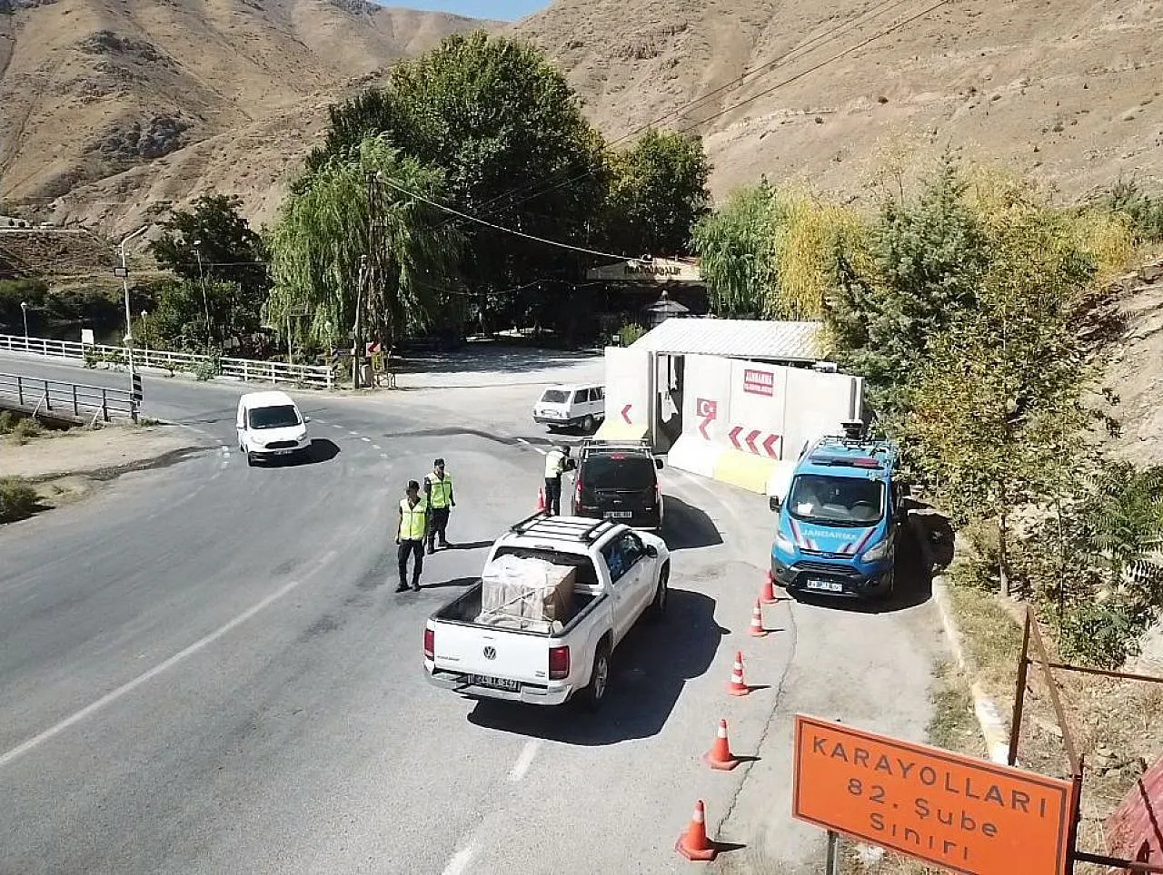 Jandarmadan radarlı ve dronlu trafik denetimi