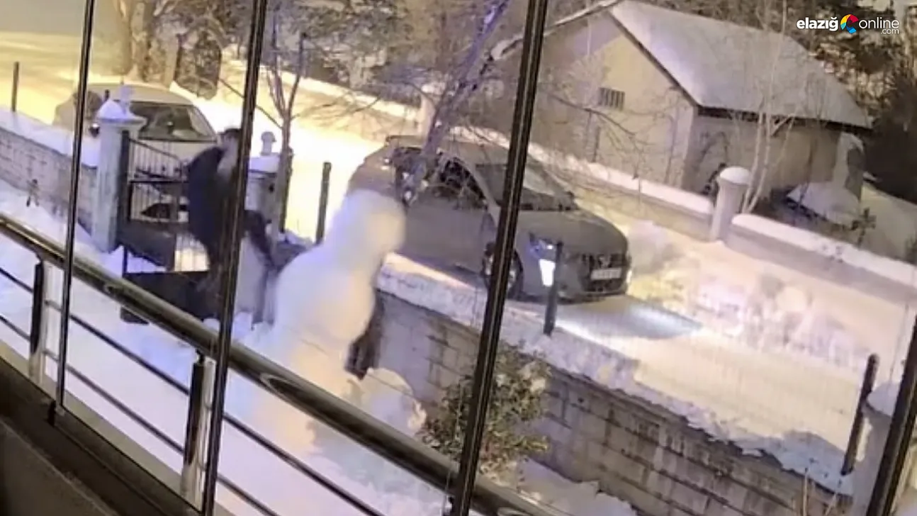 Önce tekmeledi, yıkılmayınca elleriyle devirdi