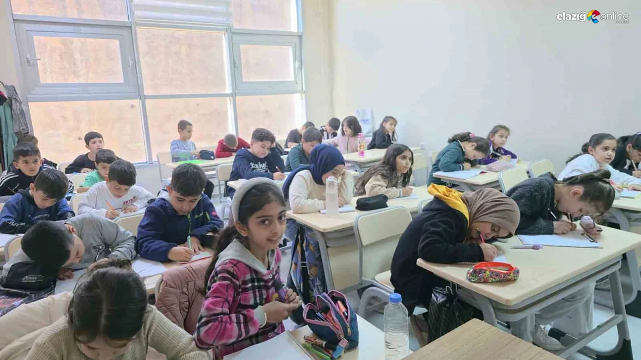 İlçelerden beldelere geniş hizmet ağı: Elazığ'da gençlik faaliyetleri hız kesmiyor!