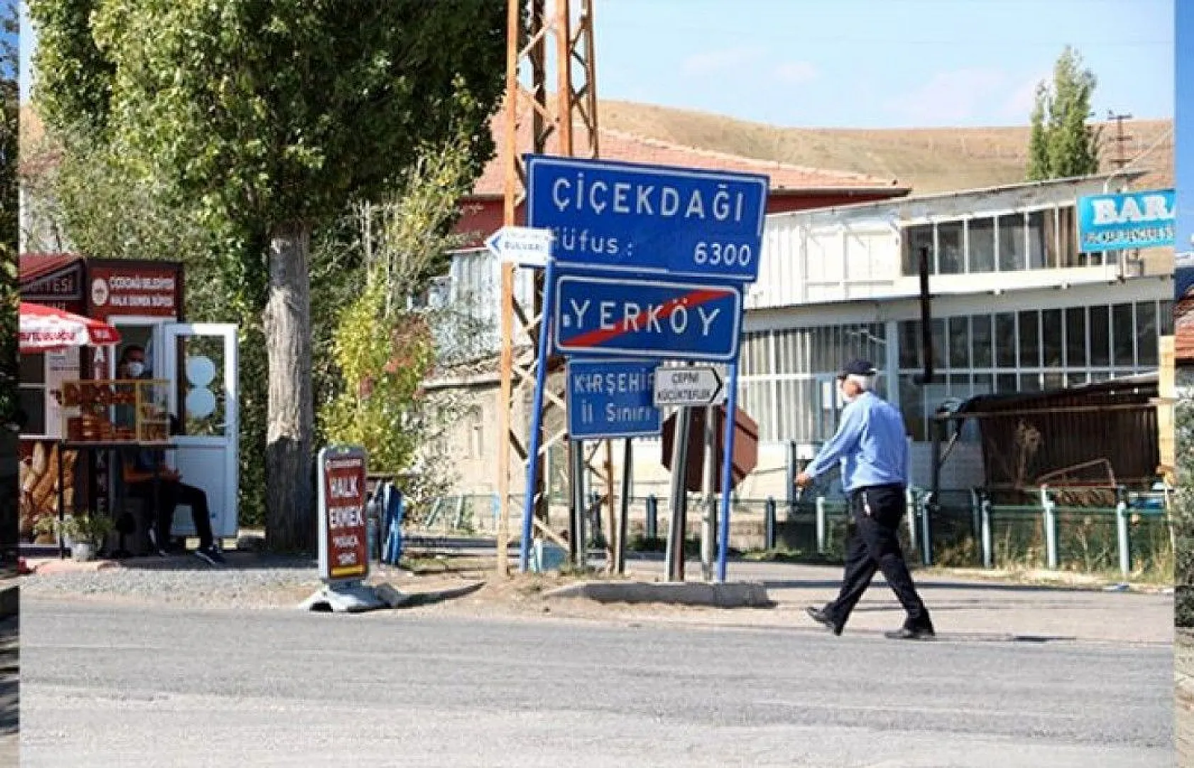 Her iki ilçeyi sadece yol ve caddeler ayırıyor!