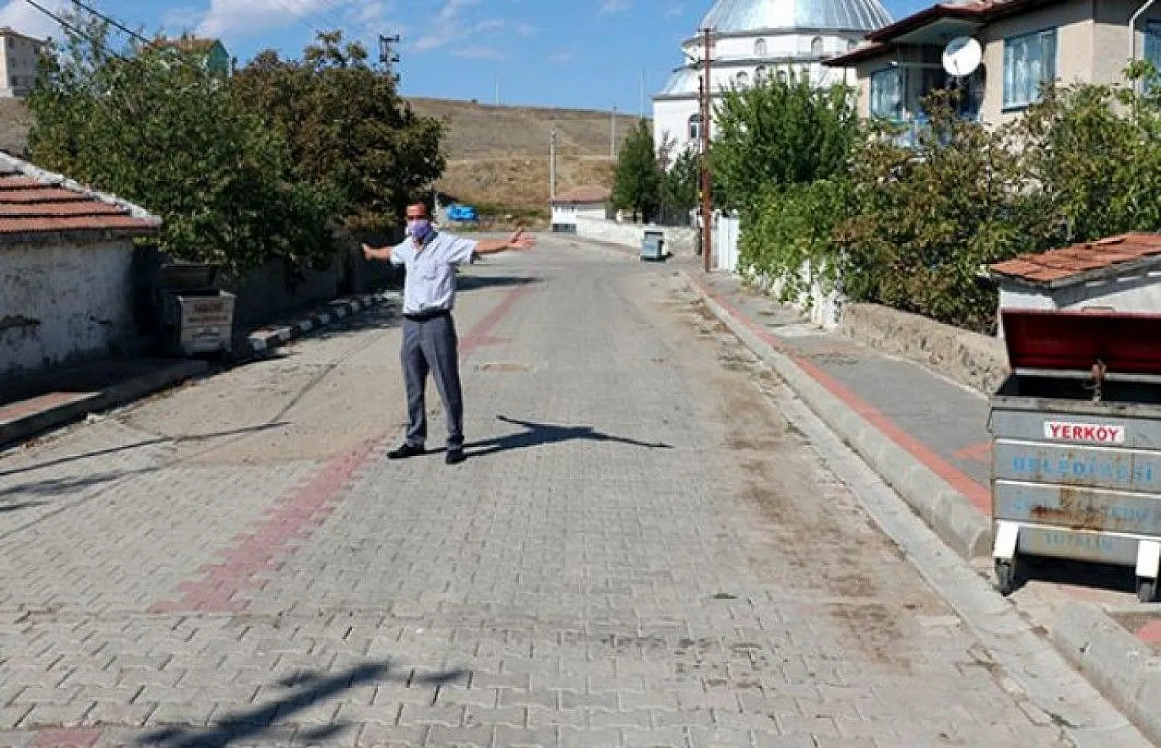 Her iki ilçeyi sadece yol ve caddeler ayırıyor!