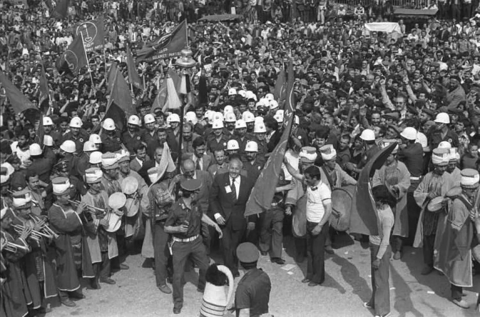 Arşivlerle Türk siyasetinin 'Erbakan Hoca'sı