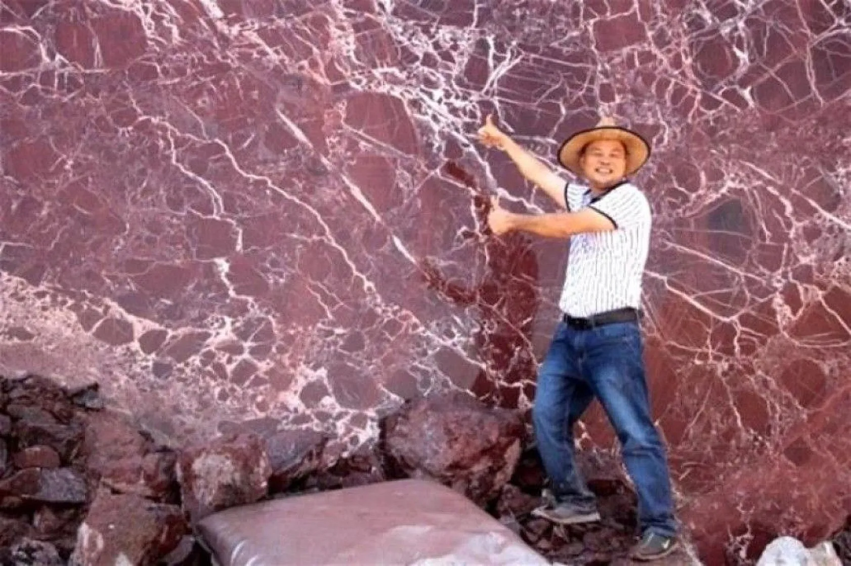 Dünyada sadece Elazığ'da üretiliyor rengi görenleri hayran bırakıyor!