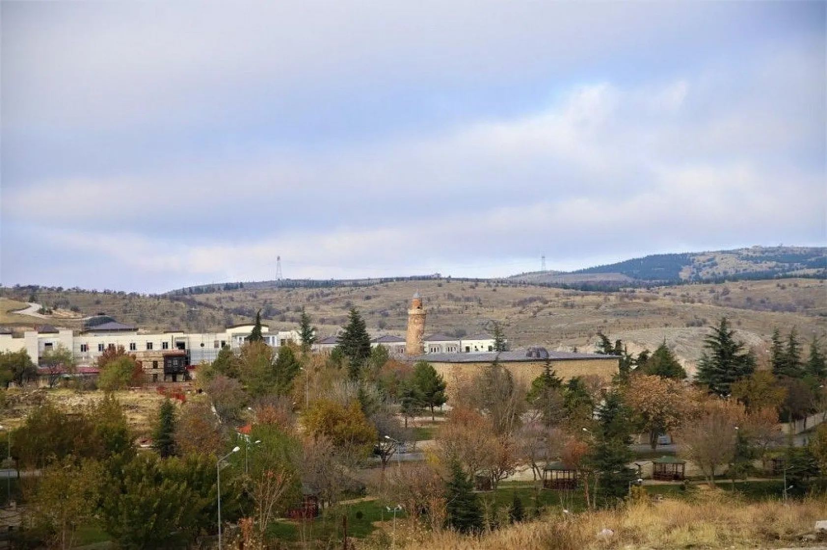 Sessizliğe bürünen Harput'ta sonbahar güzelliği