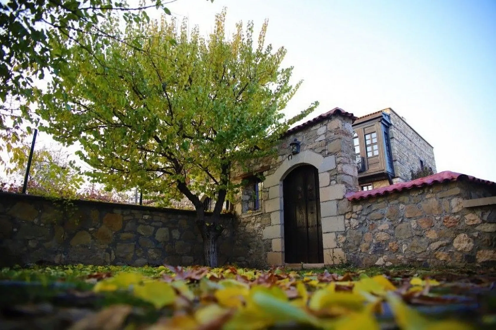 Sessizliğe bürünen Harput'ta sonbahar güzelliği