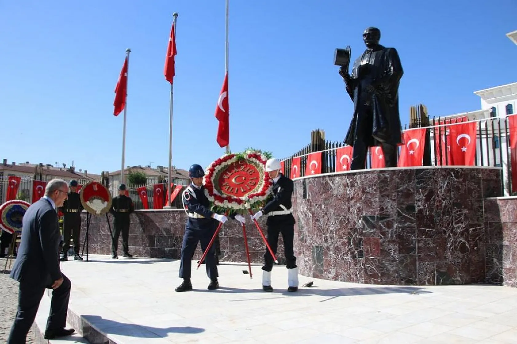 19 Eylül Gaziler Günü Elazığ'da düzenlenen tören ile kutlandı.