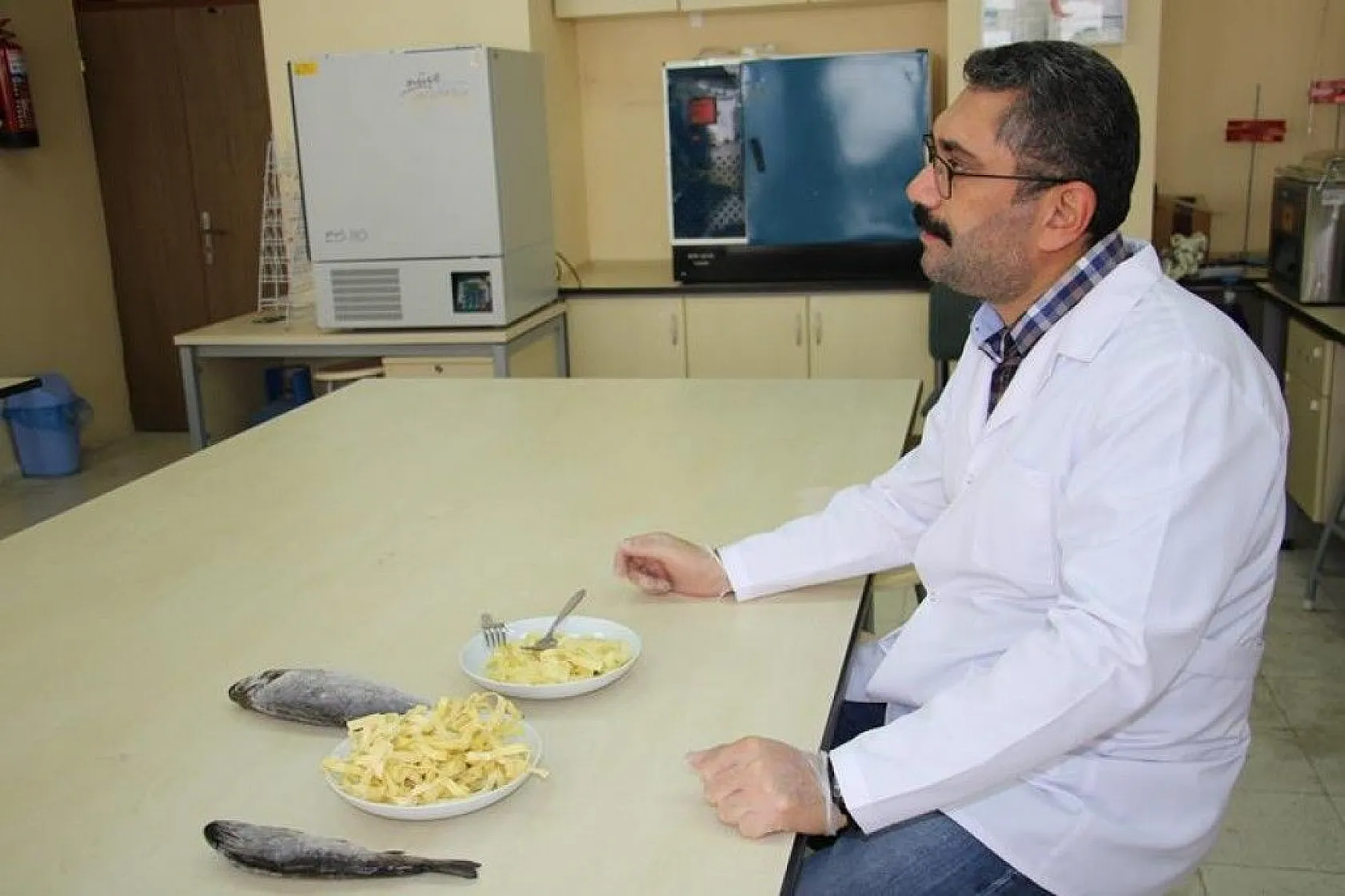 Kokusu gitti, tadı kaldı balık ve kılçığından makarna