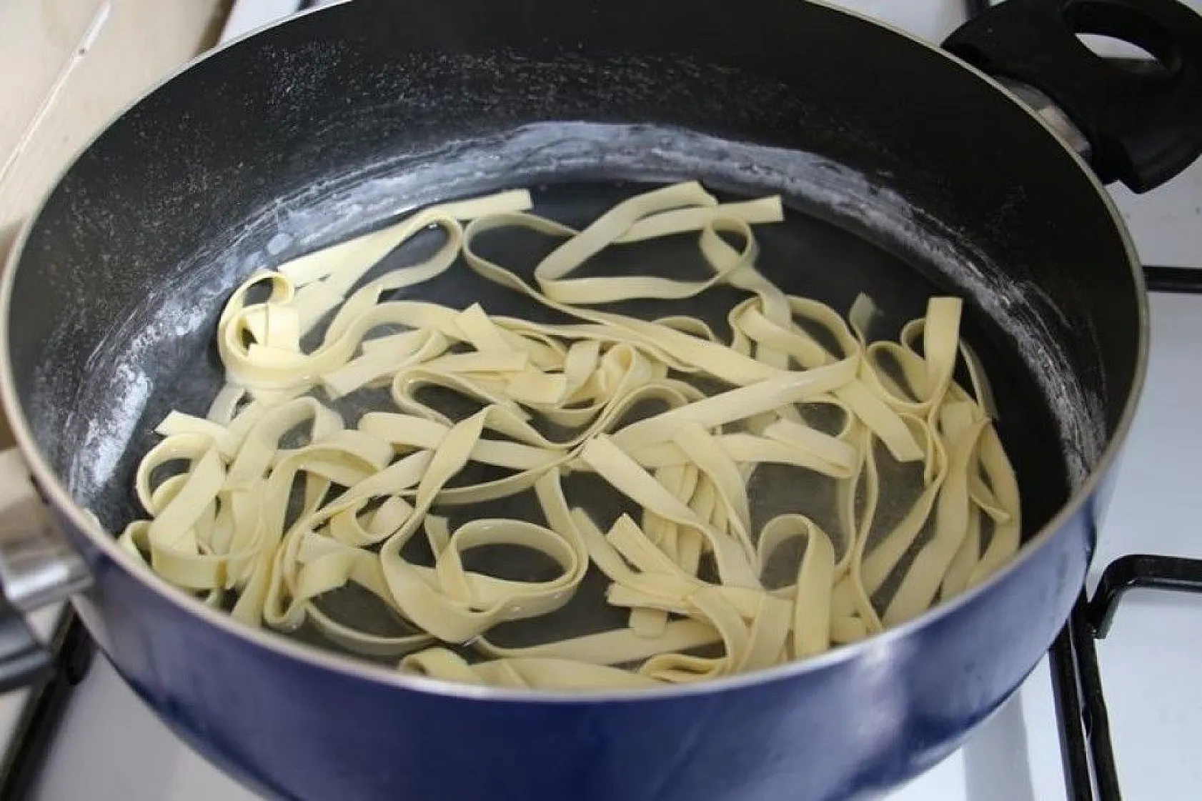 Kokusu gitti, tadı kaldı balık ve kılçığından makarna