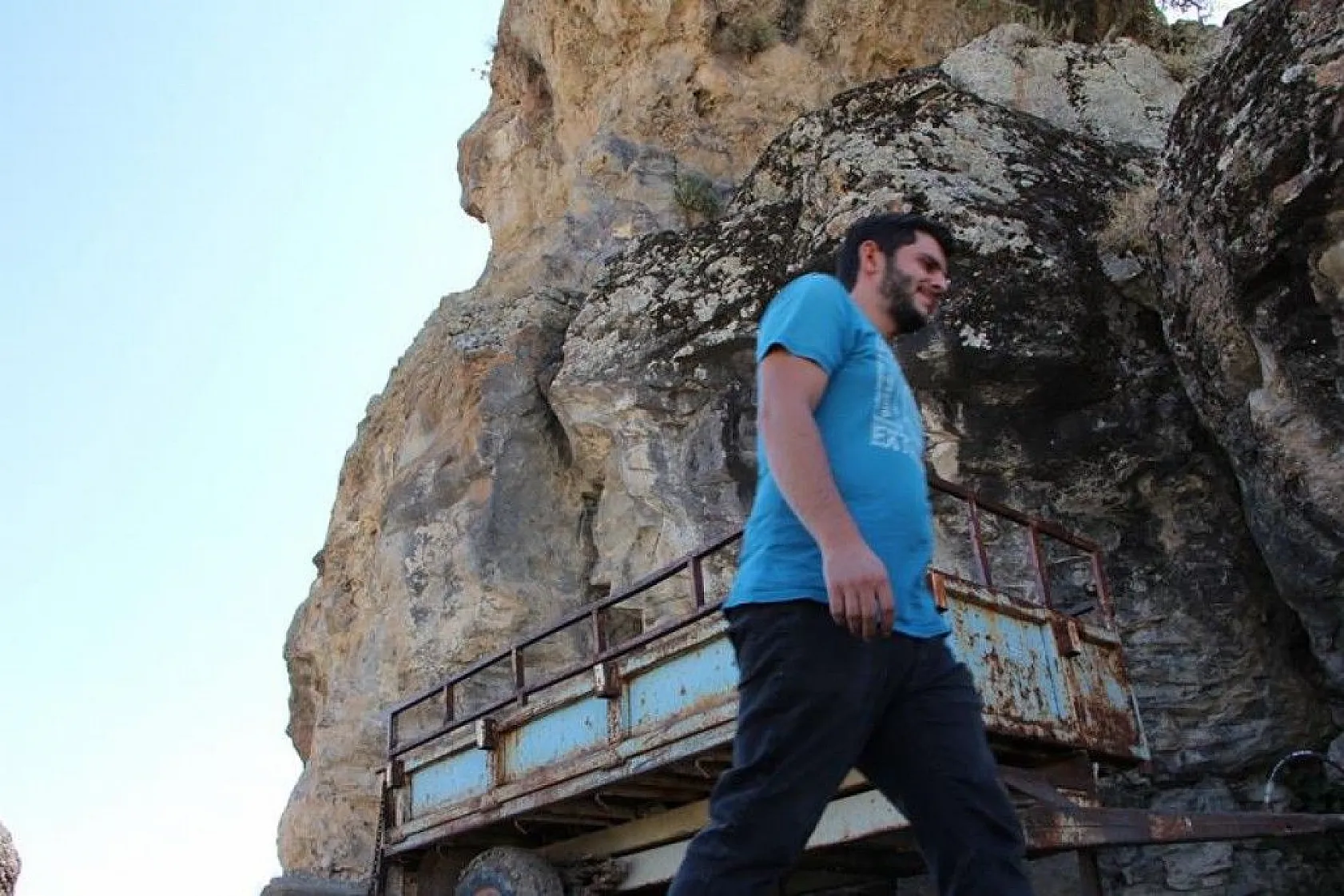 Elazığ'da dikkat çeken 'Delikli Kaya'