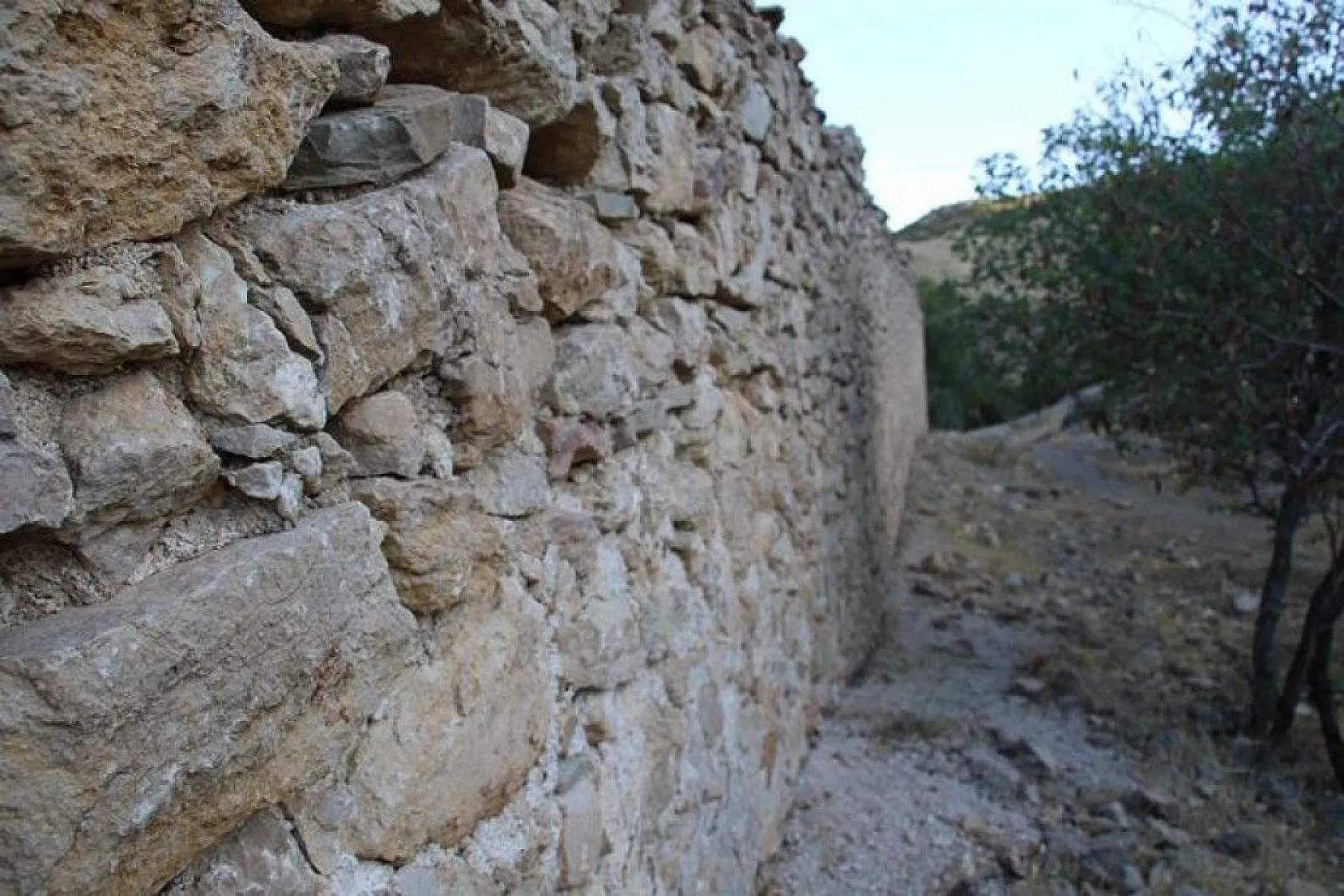 800 yıllık manastır restore edilmeyi bekliyor