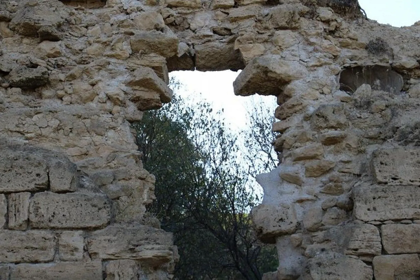 800 yıllık manastır restore edilmeyi bekliyor