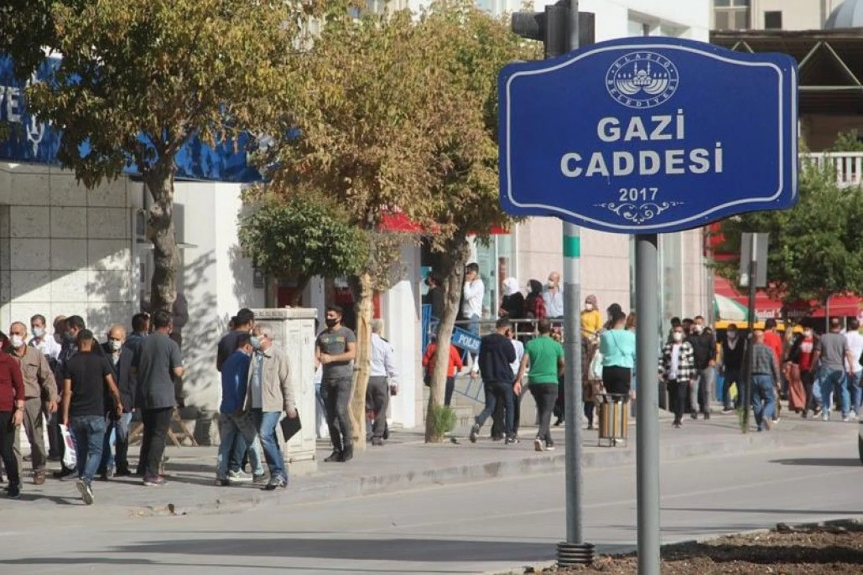 O caddelerde sigara içme yasağı başladı, vatandaşlar destek verdi