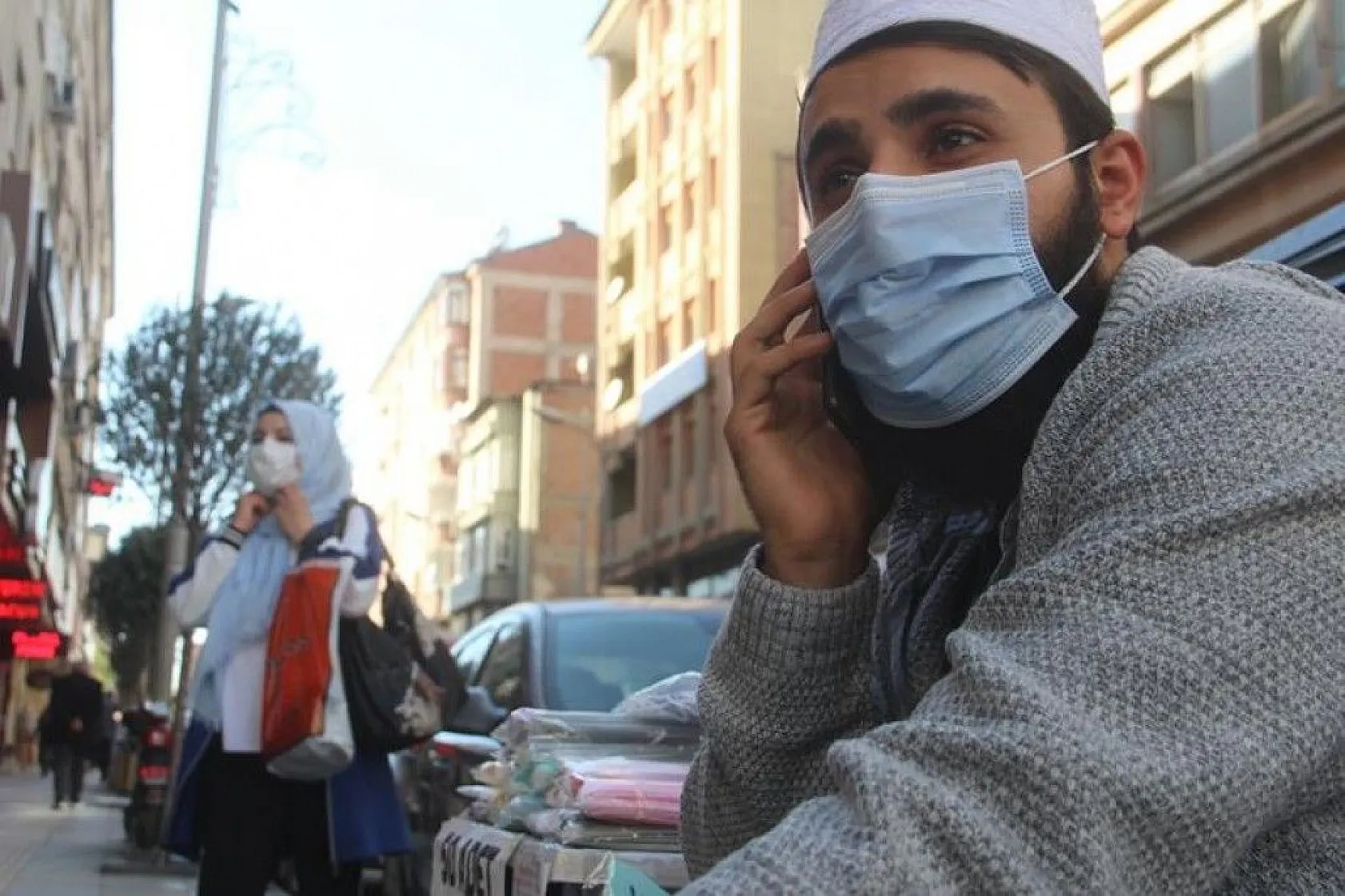 O caddelerde sigara içme yasağı başladı, vatandaşlar destek verdi