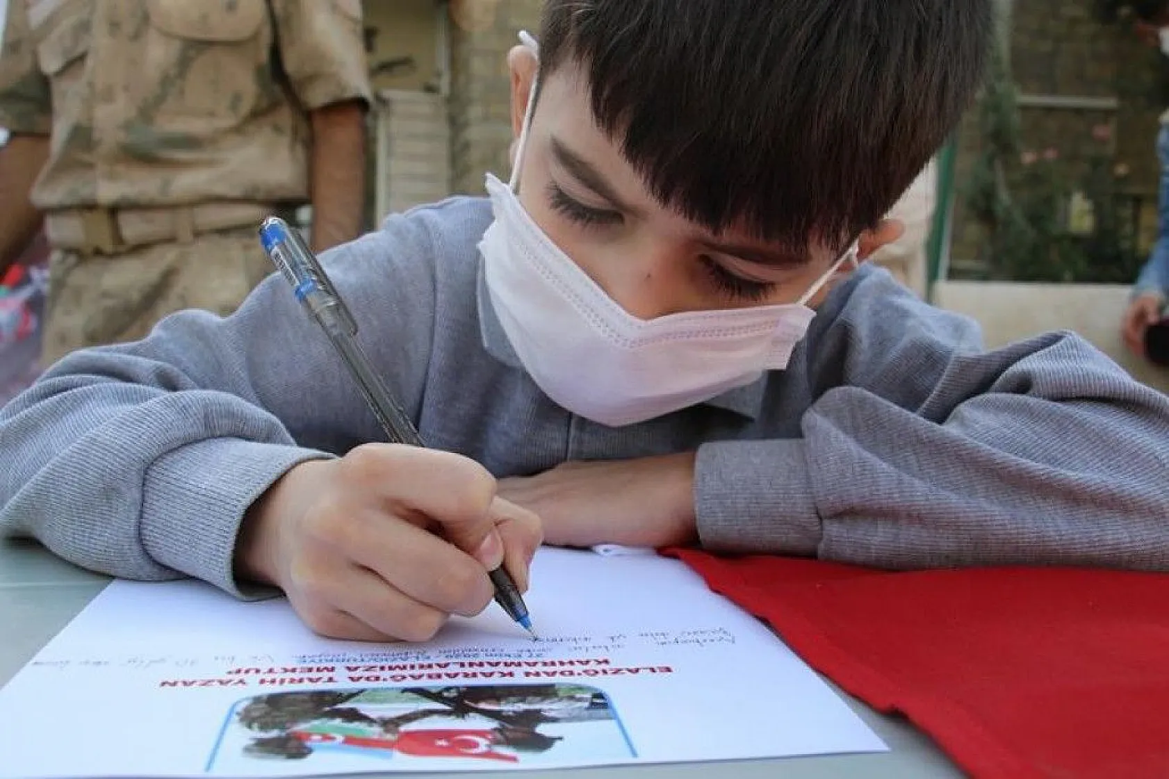 Azerbaycanlı Kenan'dan asker babasına duygu yüklü mektup