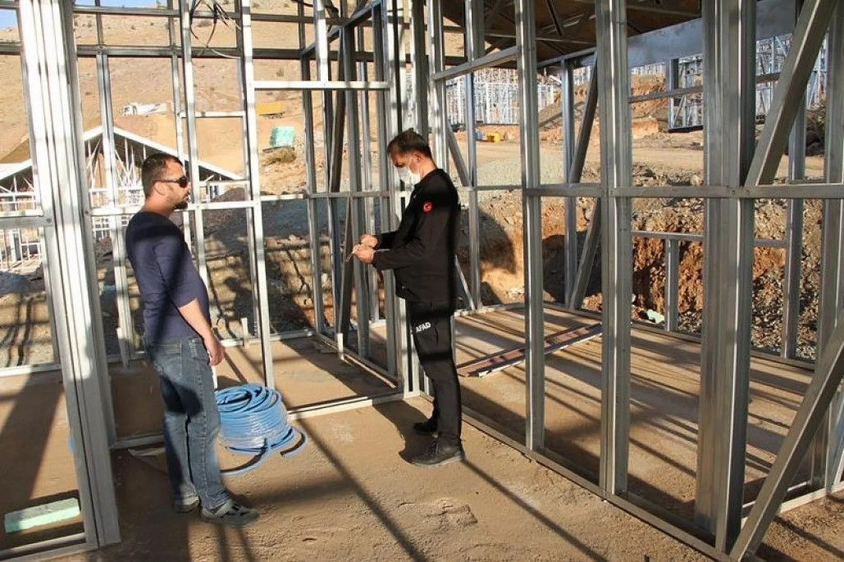 Köylerde de çelikten planlanan evler yükselmeye başladı