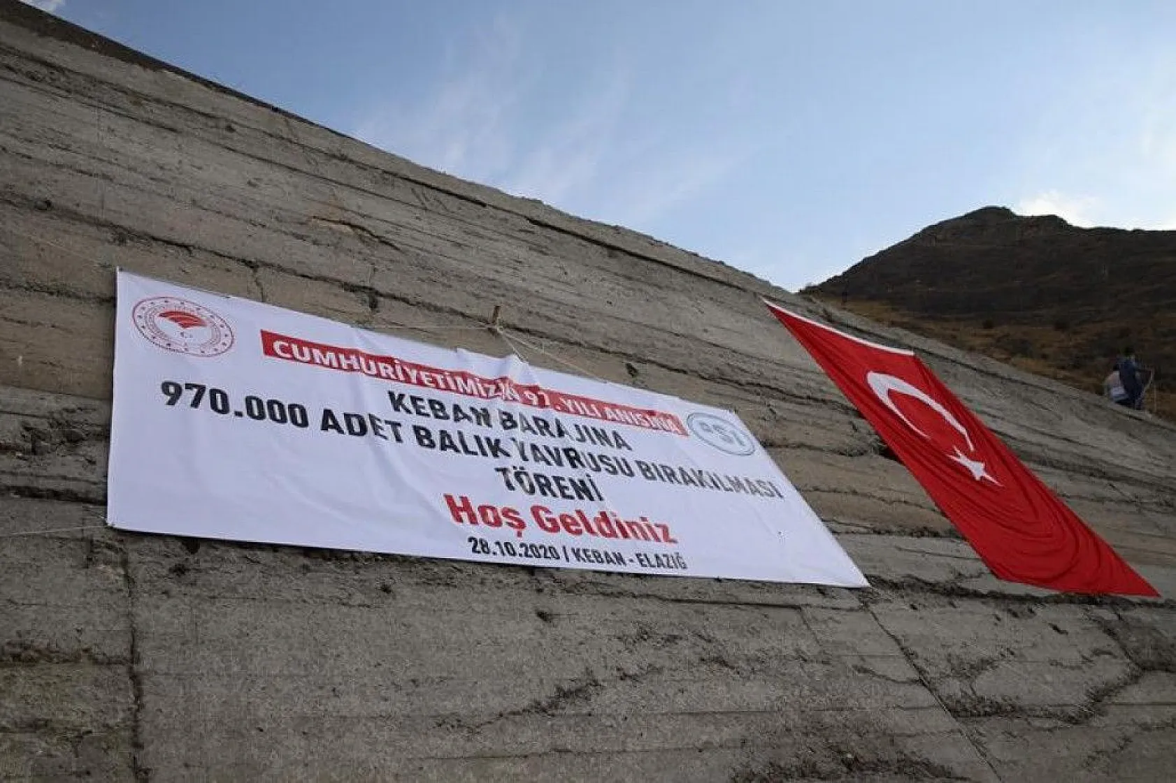 97. yıl anısına 970 bin adet balık yavrusu Keban Barajı'na bırakıldı