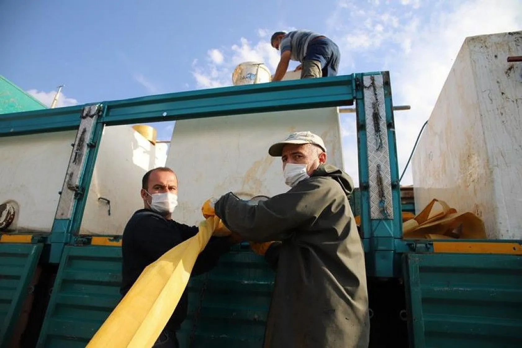 97. yıl anısına 970 bin adet balık yavrusu Keban Barajı'na bırakıldı